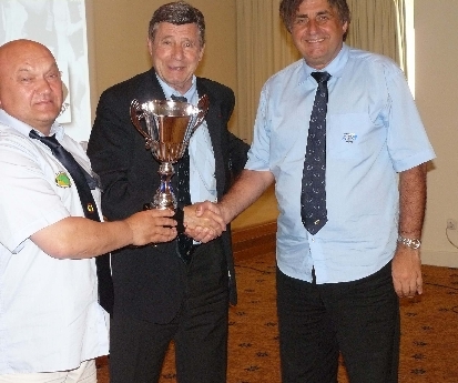 cup_lt_m_.jpg (127253 bytes)